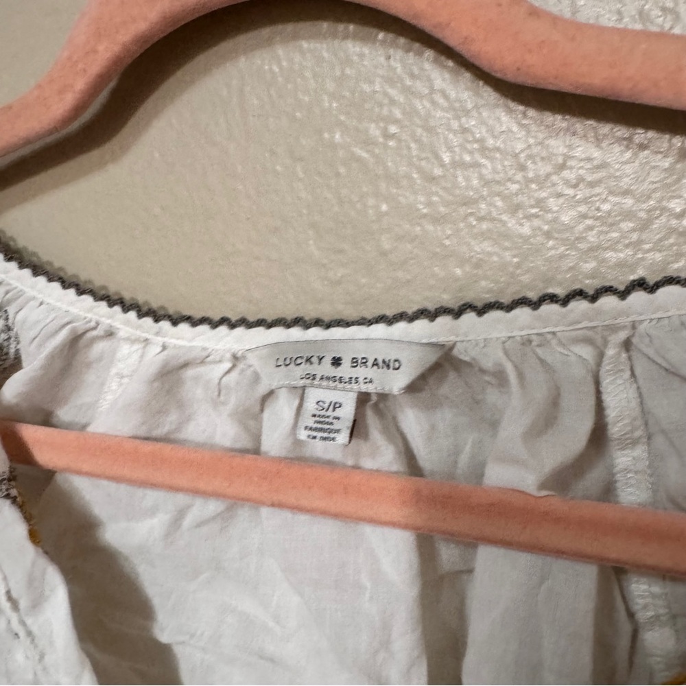 LUCKY BRAND Embroidered White Blouse with Gold Accents - Picture 4 of 7